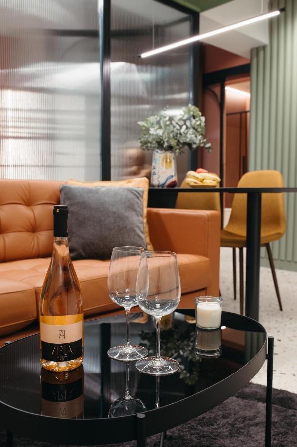 Retrowaves Apartment เทสซาโลนิกิ ภายนอก รูปภาพ