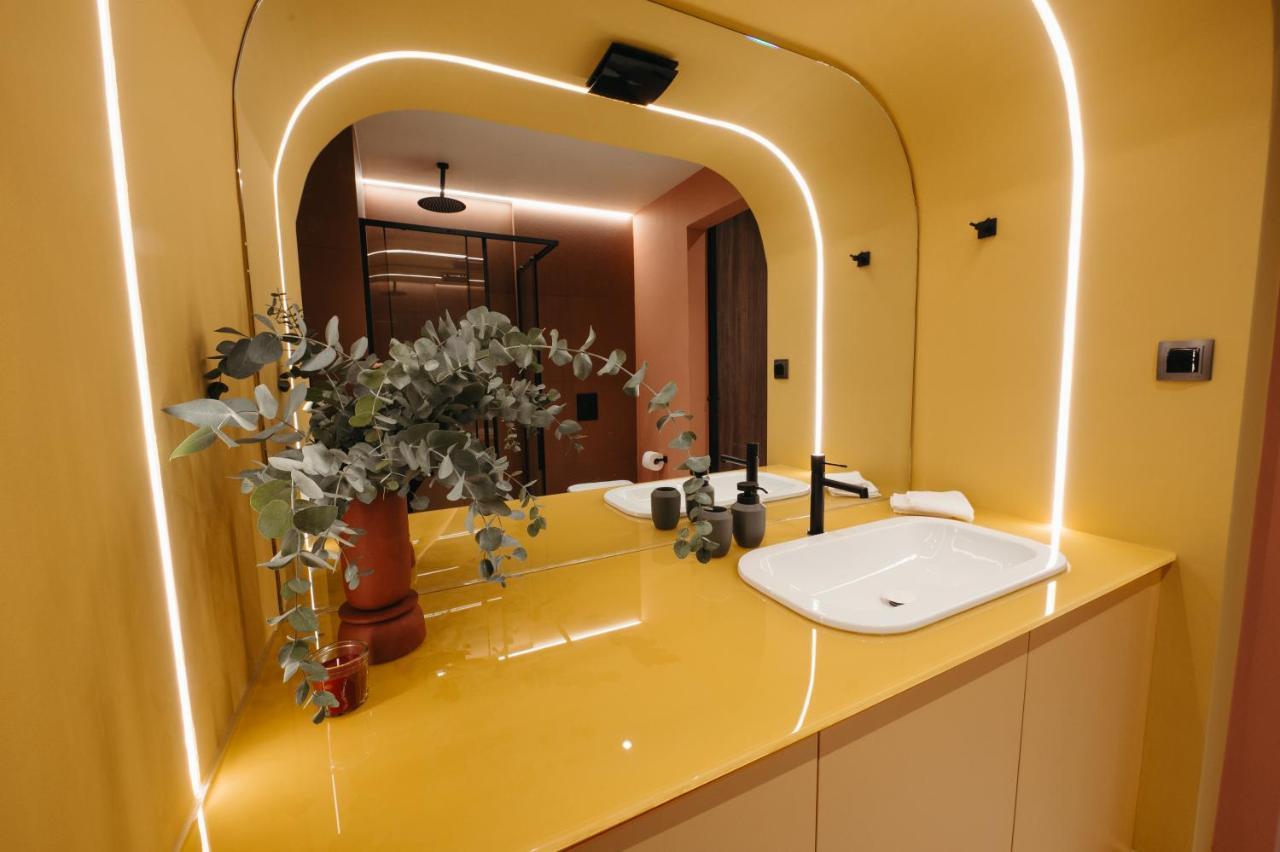 Retrowaves Apartment เทสซาโลนิกิ ภายนอก รูปภาพ